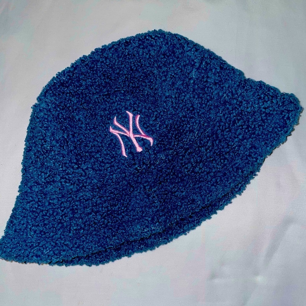 Bucket hat - Picture 3 of 3